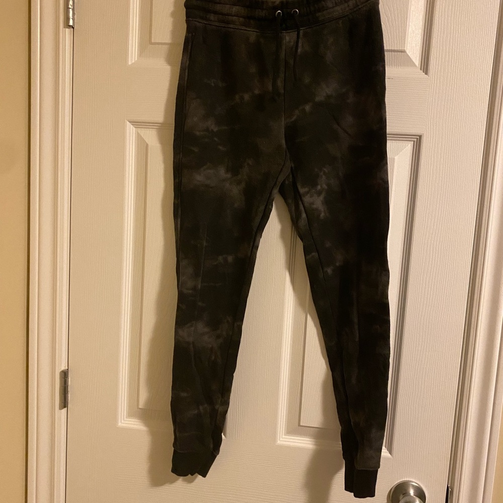 Assorted pants - Picture 8 of 13